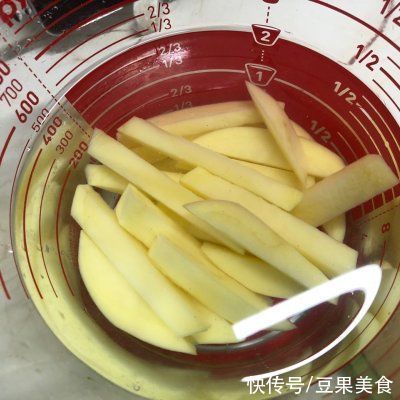 学会这样做干煸土豆豆角秒变大厨
