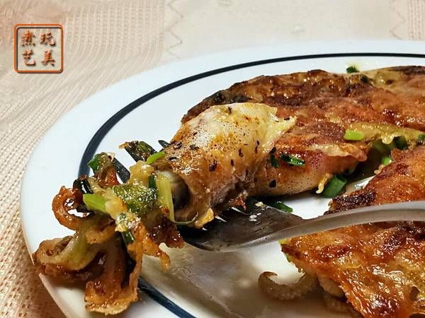  翘首以待|小管鱿鱼当水饺，煎出不一样的冰花来，翘首以待佳肴