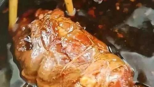  外面卖75一斤的酱牛肉，简单2步在家做，肉酥筋软，过年露一手