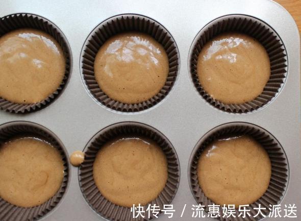 不会做奶油杯子蛋糕全蛋打发有技巧，注意1点小白也能成功