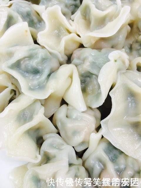 第一次去东北朋友家，5个人只做2个菜，真抠！菜上桌后我保持沉默