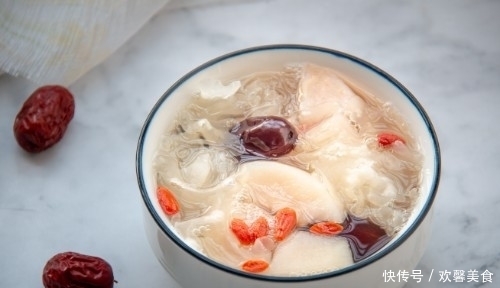 银耳和“它”天生是一对，夏季补水常吃它，一碗还不到5块钱