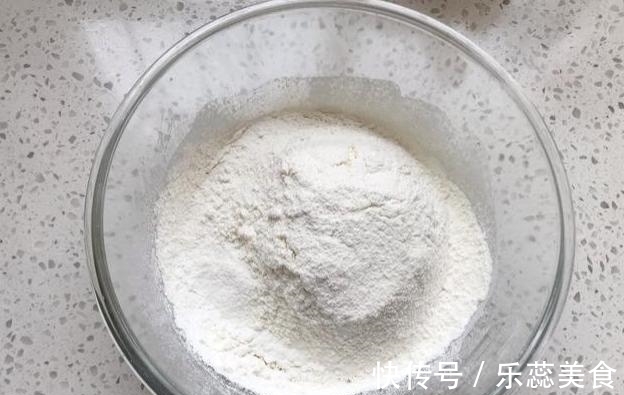 团子|爆浆又拉丝的紫薯仙豆糕怎么做？不用烤箱用平底锅，煎一煎就搞定