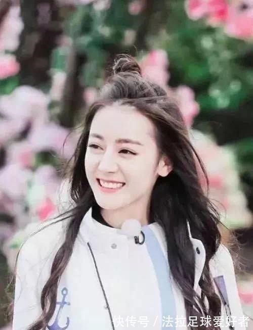 脸型|丸子头已经不流行了,现在流行男女通吃的“苹果头”,减龄显脸小!