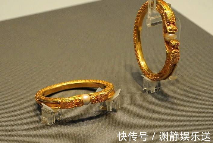 珠宝玉之窗 左金右银不吉利金银手镯到底怎么戴合适,让我们一探真相