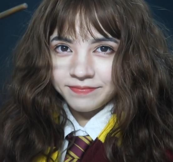 初中生仿妆“赫敏”,开始还是作业太少,看到成品电影你来演