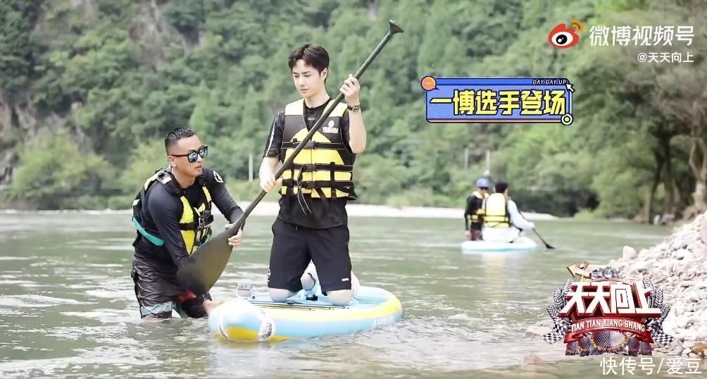 槳板|210810 天媽放出王一博與錢楓槳板沖浪畫面 這大概是一場最毫無懸念的對決