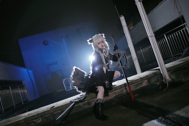 拉普兰|cos:明日方舟,白丝拉普兰德,有点亮的反光