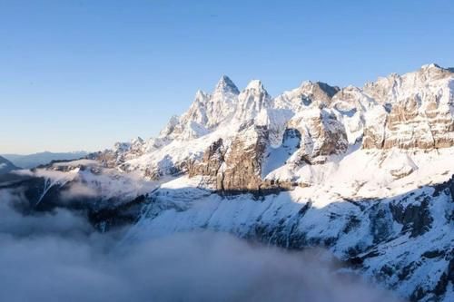 香格里拉让人魂牵梦绕，当地这11大景点给你非凡的旅行体验