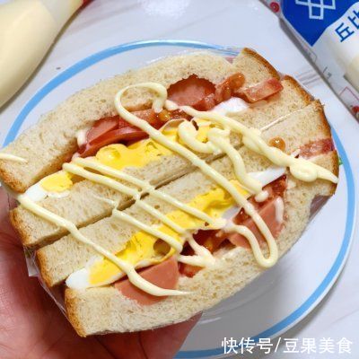 沙拉酱|鸡蛋火腿肠三明治你这么做，不怕你不上瘾