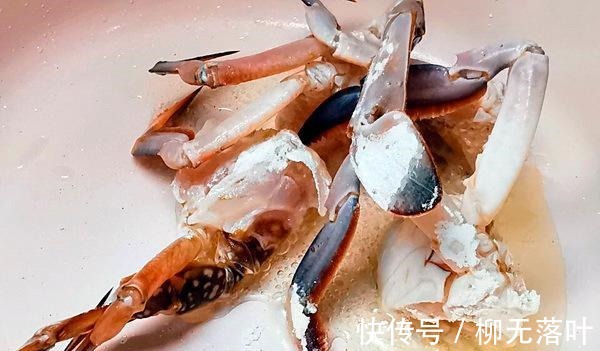 极速降温,煲个暖心又暖胃的蟹肉粥,就是舒服！