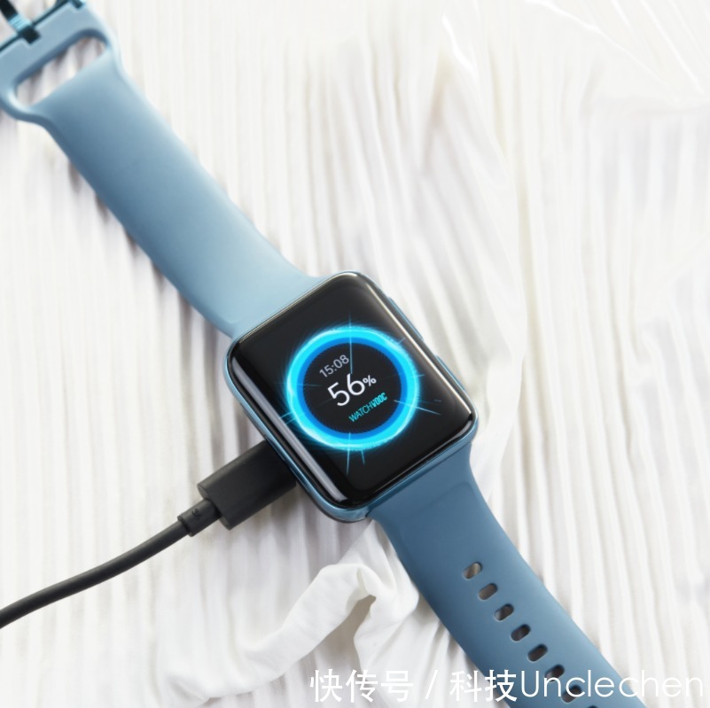 W提前收到的圣诞礼物：OPPO Watch 2！因为这个原因女友才送我？