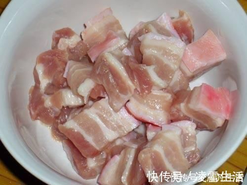 炒糖色时,用白糖还是冰糖?很多人弄错,难怪卖相不好,味道发苦