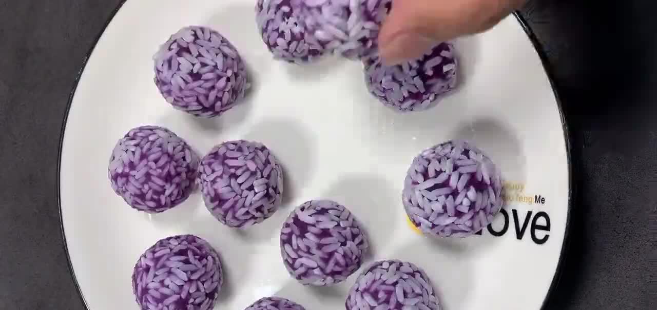 紫薯糯米丸子的做法，香甜软糯营养丰富，外形美观漂亮孩子特喜欢