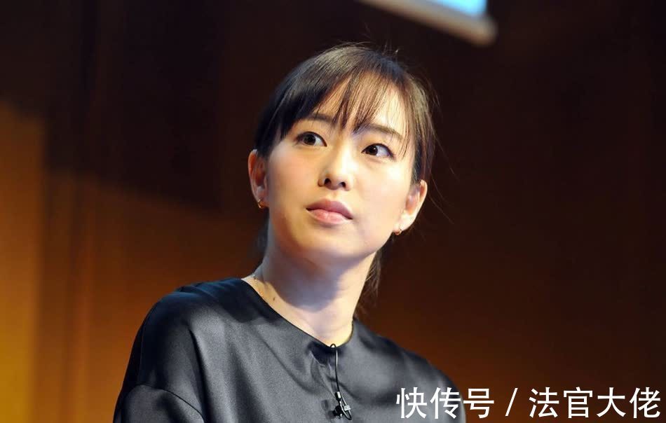 日本乒乓球|福原爱真漂亮!国乒大将赵子豪和福原爱合影,离婚后的她更加靓丽