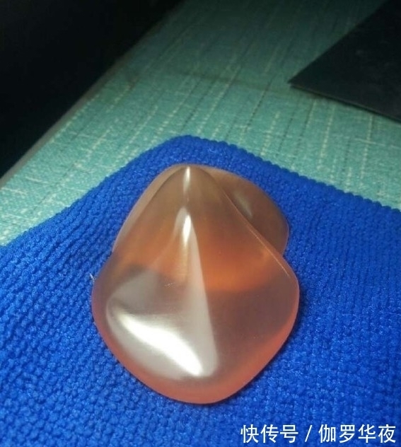 老表|农村小伙钓鱼钓到二十多斤大鱼,杀鱼时在体内发现了...