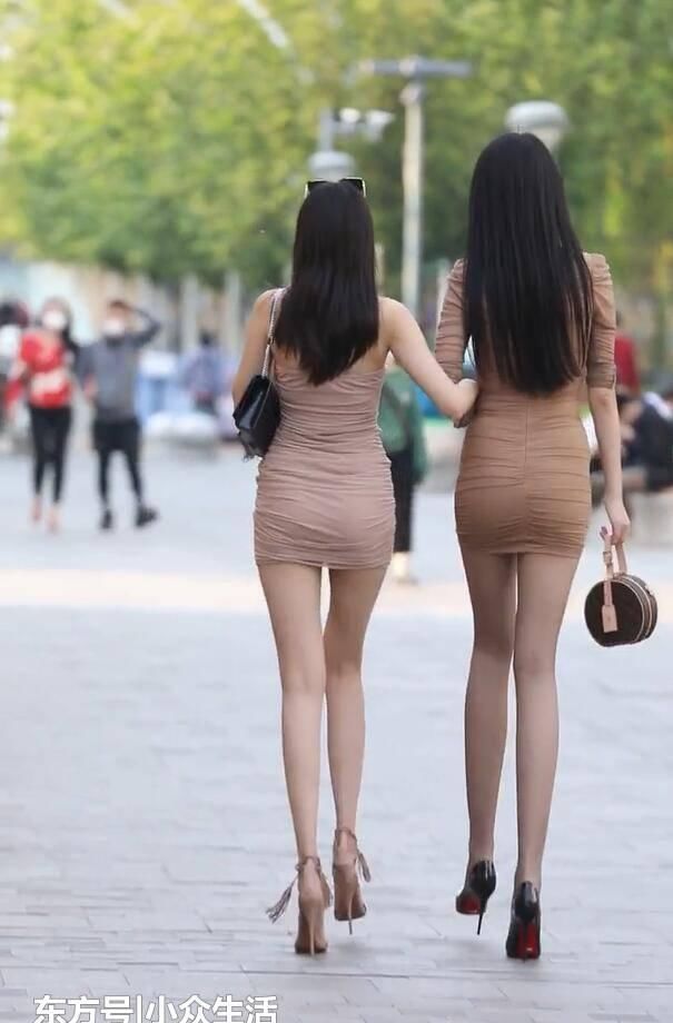 街拍都市女郎的造型,一米六的身高能穿出一米