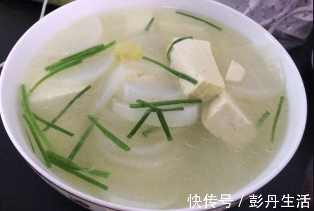 萝卜豆腐汤|白萝卜和它是绝配,隔三差五吃,暖胃又驱寒,咳嗽不咳,秋天不咳嗽