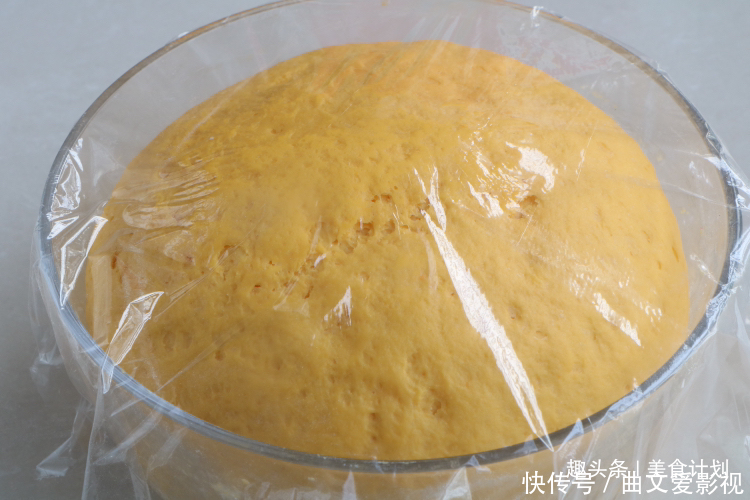 孩子不吃早餐,只用一招,又香又软,一口一个,每次吃一盘