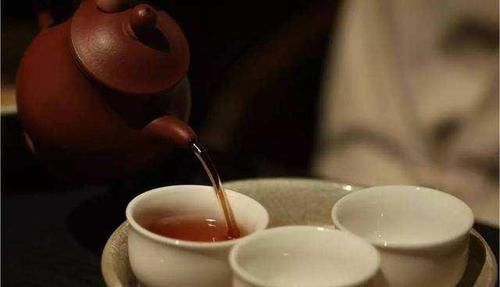 预防三高少吃肉吗,专家说:骗你40年了,心脑血管疾病的元凶是他