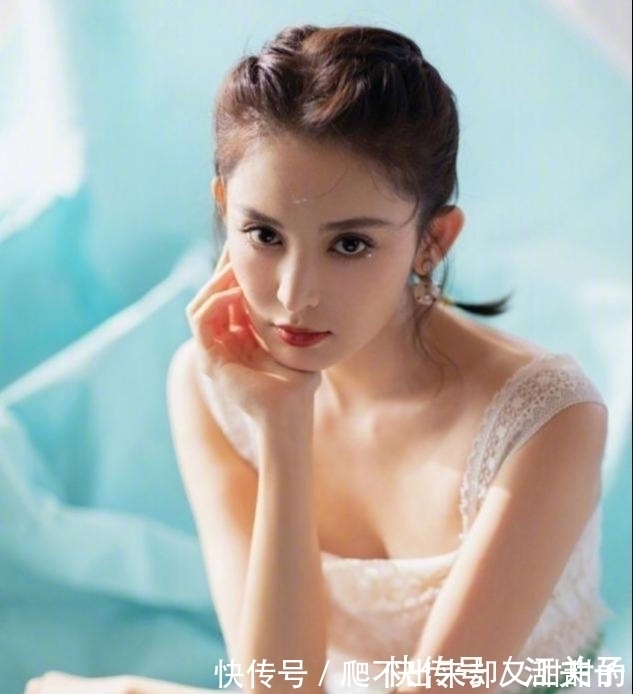 单丸子头 别再披头散发了,今秋流行这3种“扎发发型”,简单自然易上手