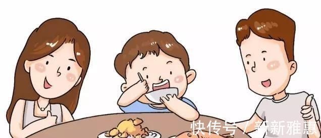 妈妈们|培养宝宝自己吃饭妈妈们牢记这几个小窍门,宝宝吃饭不再难