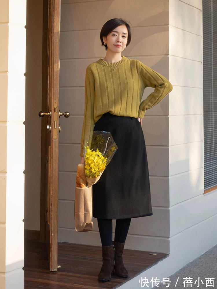 搭配 今年还是穿“毛衣”最时髦,搭配半身裙知性优雅,直筒裤简约高级