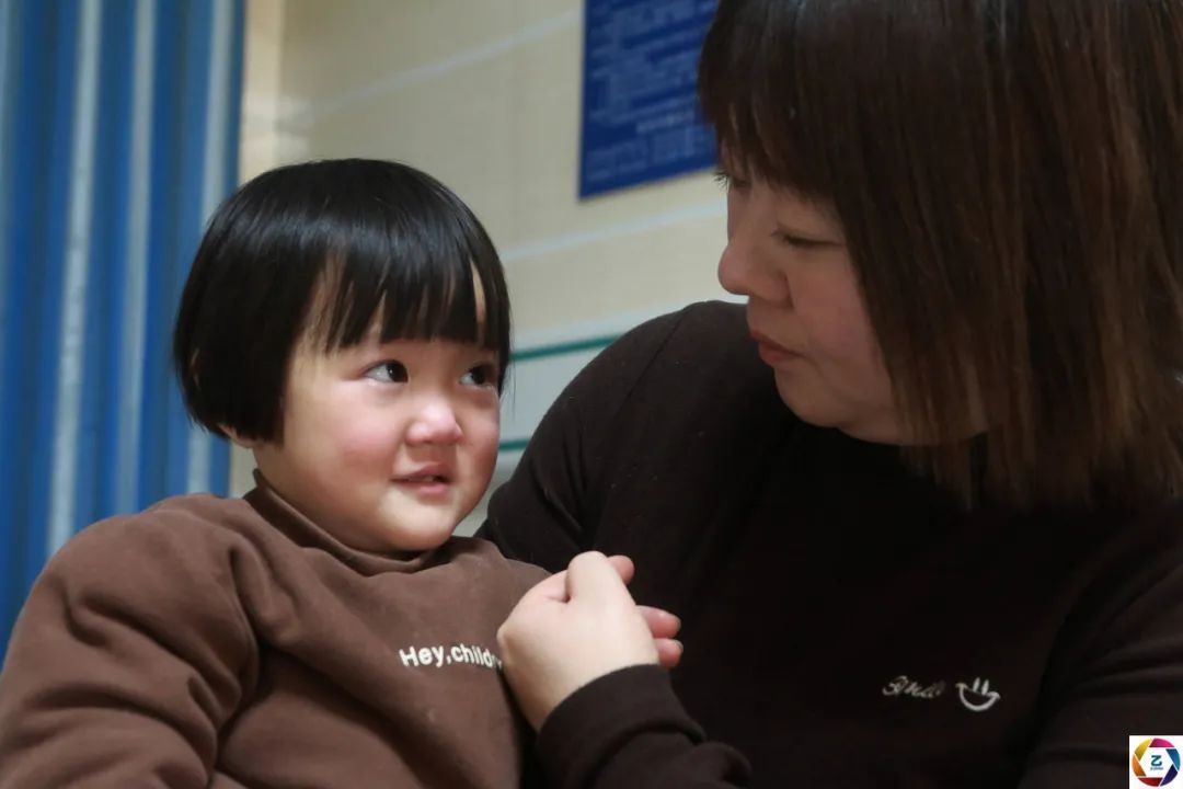 桐桐|漂亮女童身怀“特异功能”,没有痛觉,不会出汗,爸妈却因她流泪