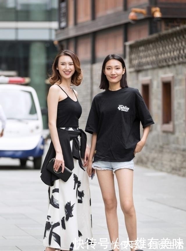 高跟鞋 短裤受欢迎还是有原因的, 简单优雅展示魅力