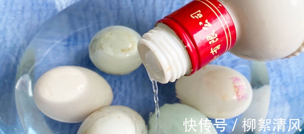 包裹|把白酒倒进鸭蛋里，作用真的太棒了，果然高手在民间，不学亏大了！