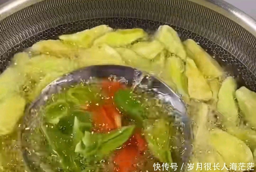 慢妈做了一桌子家常菜，老公说，这样吃，挣钱的动力更大了