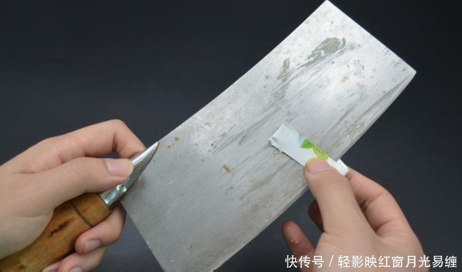 污渍|用完的空牙膏管别扔,放在厨房一年省好几百块,邻居见了个个夸好