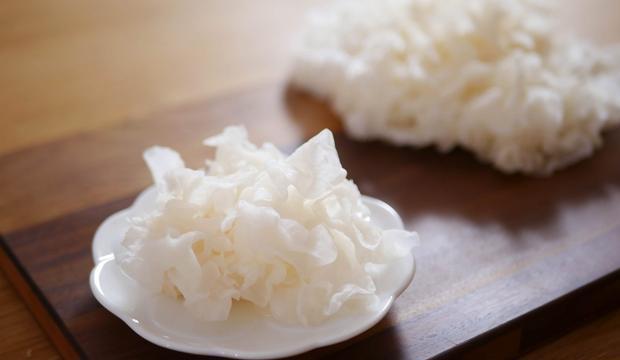 孕吐|女性怀孕时，这4种食物不能错过，对胎儿发育有益，还能缓解孕吐