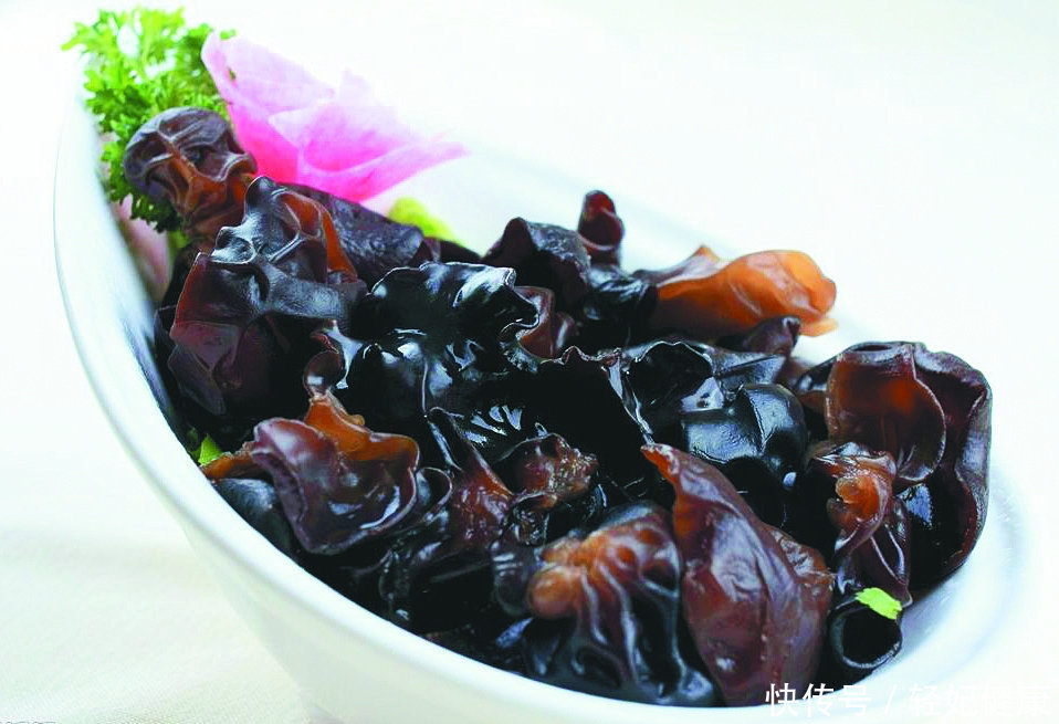 黑色食物|轻妃推荐:便秘吃什么好,5种清肠排毒食物,轻松赶走便秘!