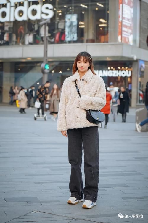 【路人甲街拍】1-21/冬季阔腿裤穿搭，藏肉保暖还时髦～