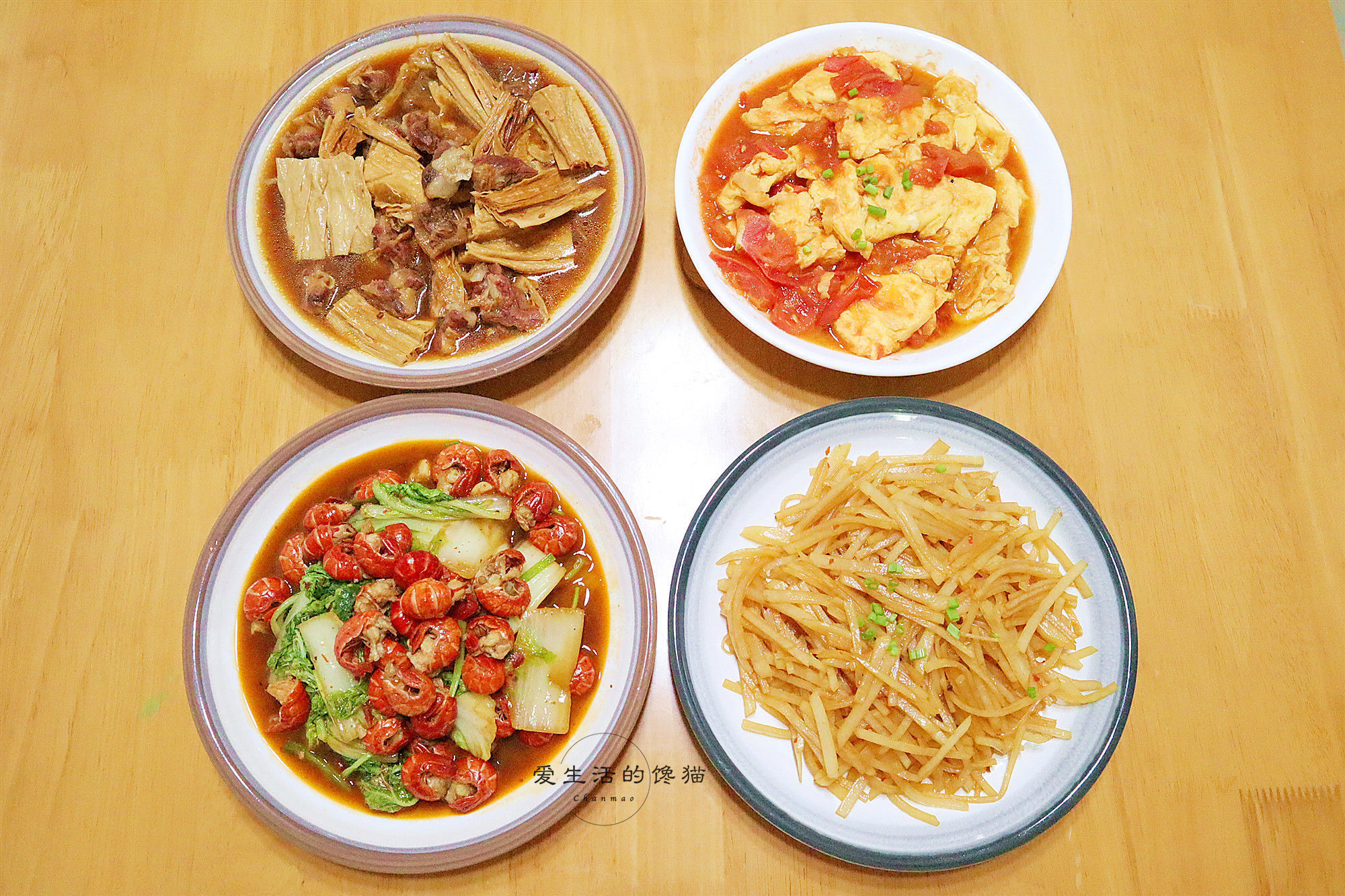 母子三人的午餐,在朋友圈走红了,网友:喷香的家常菜,满满母爱