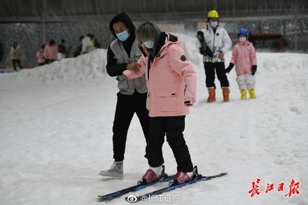 万灯节|滑雪去！武汉首个沉浸式户外滑雪场正式开园