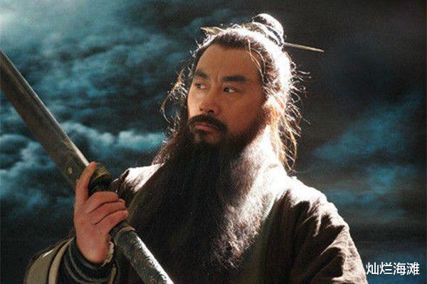 此人手持偃月刀,率部歼灭十一天罡二十七地煞,最终荡平梁山