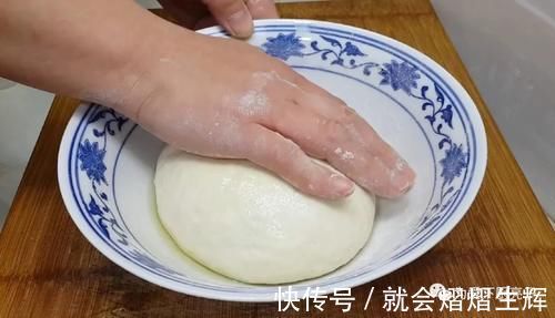 生煎馒头|蒸发面馒头,加入3克酵母,馒头掌握以上做法,吃着劲道又松软
