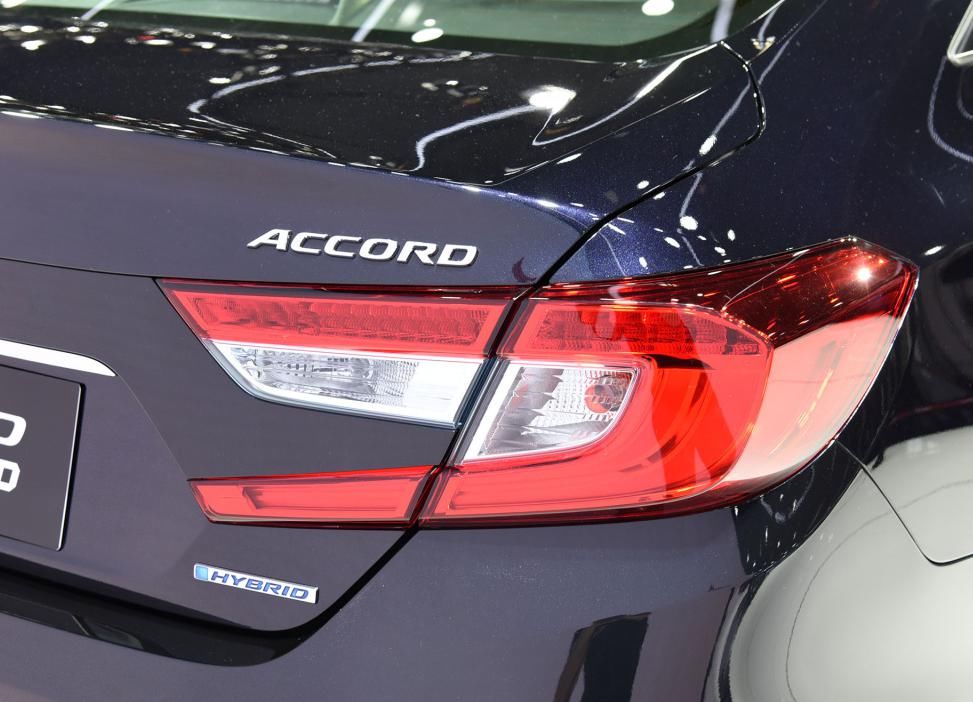 本田雅阁|限量版“本田雅阁”来了!长近4米9配轿跑车身,油耗4.4L,还带双独悬