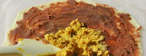 手抓饼100种吃法之蛋黄酥：卷一卷烤一烤，不用和面，简单做好