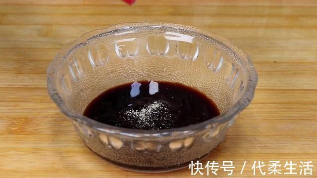 天凉了,腐竹和猪肉一起炖,这吃法才叫爽,开盖那一刻,太香了