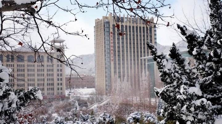 鲁东大学这场雪！太！大！了