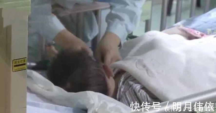 颜妈妈|2岁男童误食“巧克力”,双手发抖被送急救室,网友:不靠谱小姨