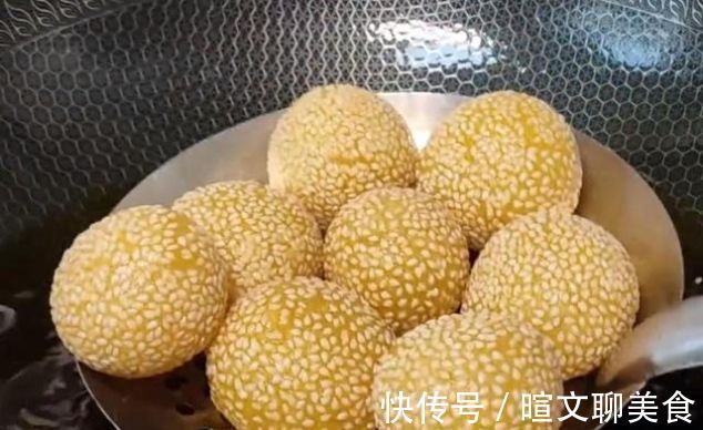 空心|一碗糯米粉,开水一烫,教你做空心麻团,不开裂不回缩,个个空心