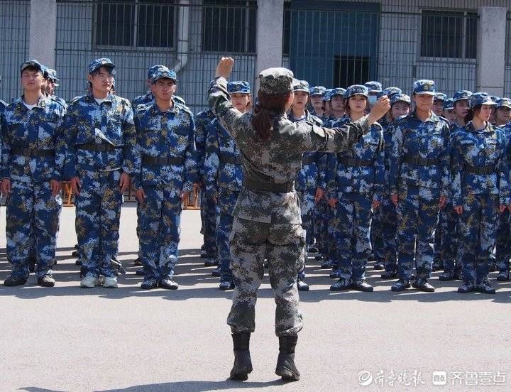 女教官|飒爽英姿！山东师范大学军训场上女教官和女队员成靓丽风景线