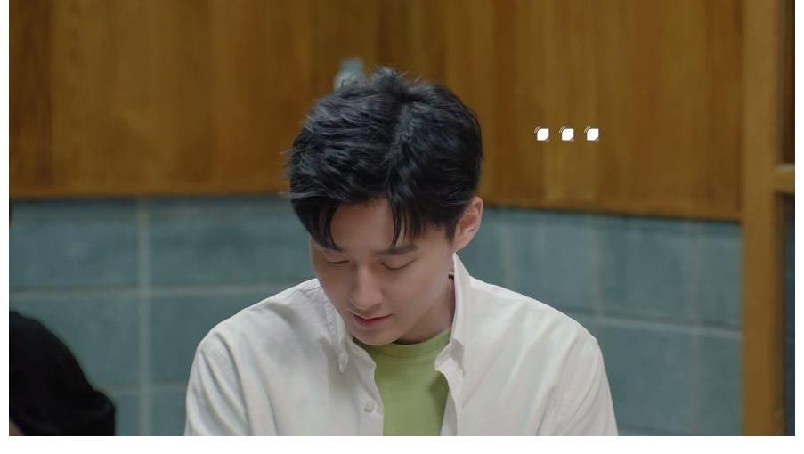 汉服|心动4:马子佳对洪成成表明心意 面对小孔时却是敷衍与躲避