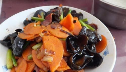 黑木耳和此物一起炒,保护肠胃,血管通畅无阻,眼睛也明亮了