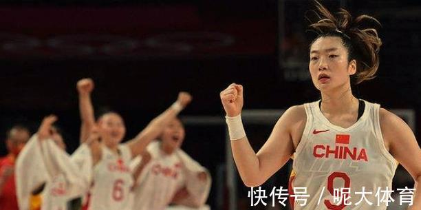 李月汝|54比36!李梦库里附体,命中5记三分球中国女篮碾压尼日利亚女篮