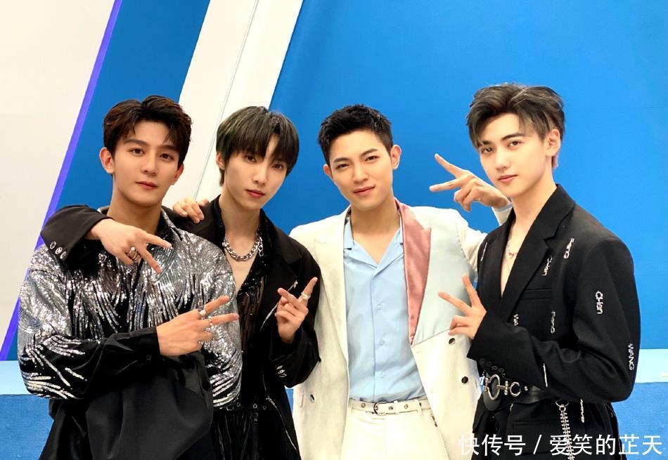 夏之光 夏之光晒与韩沐伯合照